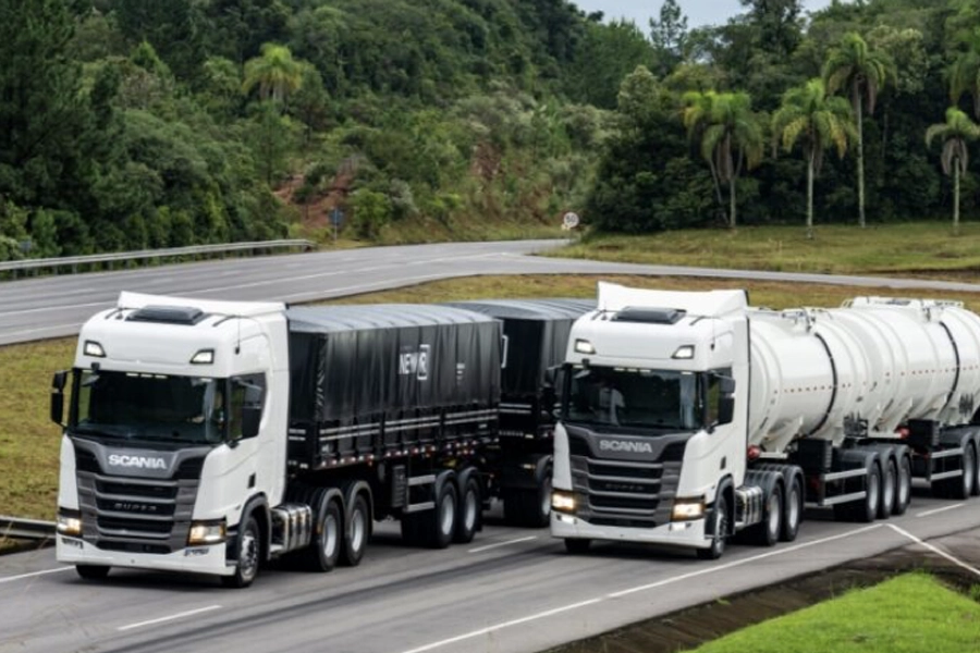 Quais cuidados tomar ao dirigir o caminhão por uma rodovia em obras?